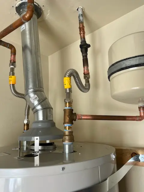 Water heater installation and plumbing repair in Pooks Hill